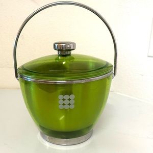 Green ice bucket with lid